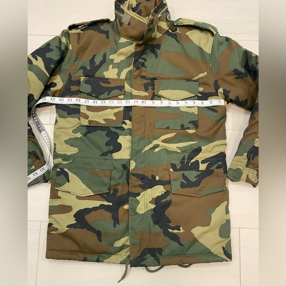 Rothco Camo M-65 Field Jacket (Woodland Camo). - Picture 6 of 7